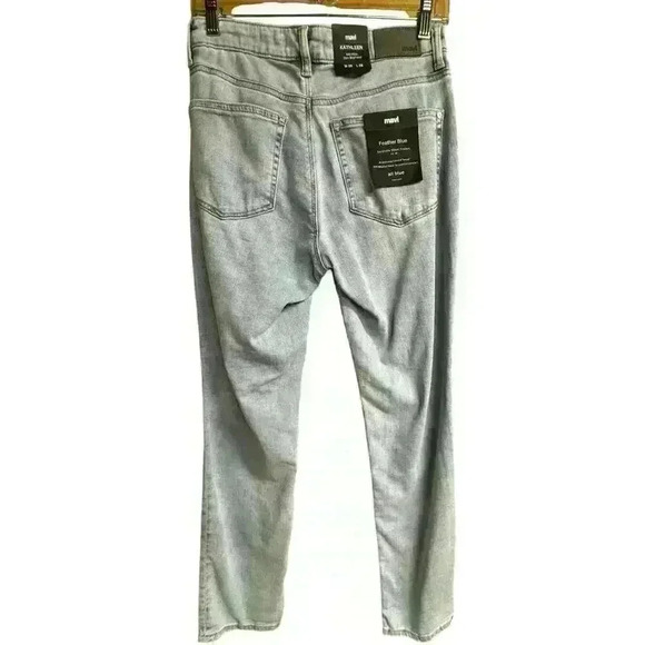 MAVI NWT Kathleen Slim Boyfriend Jeans High Rise Feather Blue Wash Size 28 - Picture 8 of 8